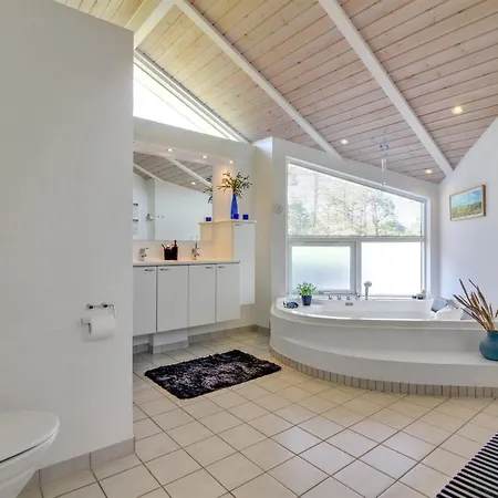 Holiday home Villads - 1km From The Sea By Interhome