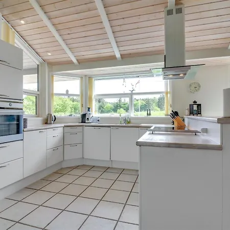 Villads - 1km From The Sea By Interhome